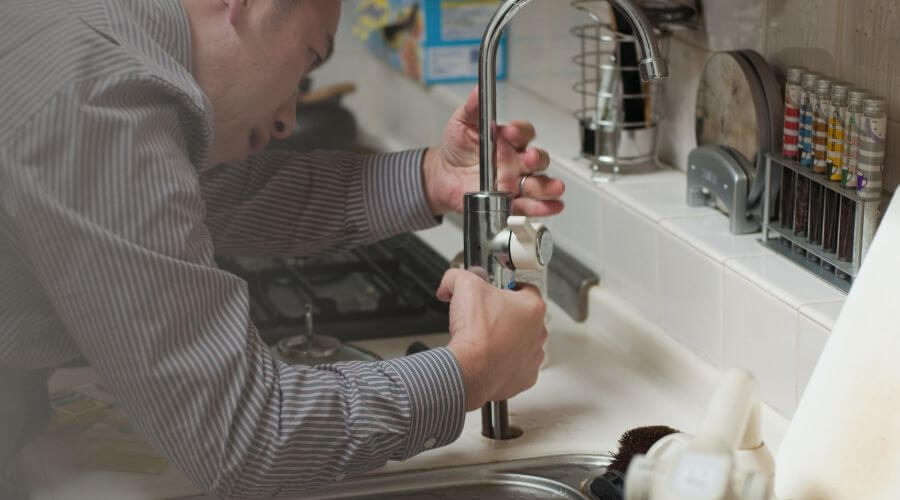 Professional bathroom faucet installation in Leslie, MO